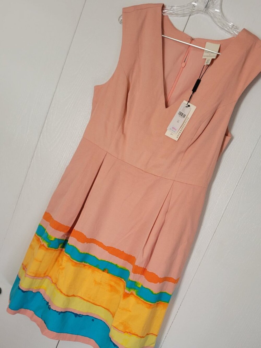 Sleeveless v-neck dress